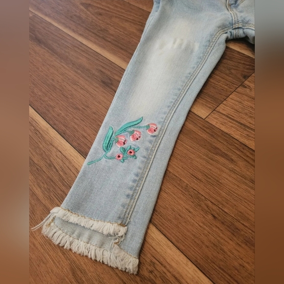 Girls Size 2 Jeans With Embroidery, Brand: Cotton On, skinny Jeans, frayed - Picture 2 of 10